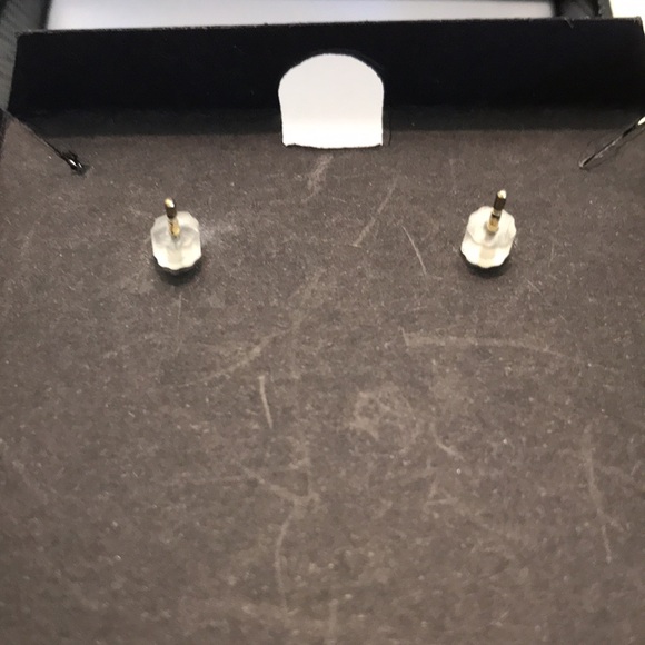 NEW BEAUTIFUL MACY’S PEARL EARRINGS - Picture 4 of 4
